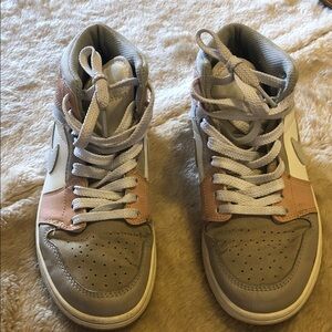 Nike air high top tennis shoes 3548